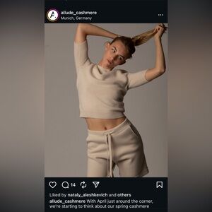 Allude cashmere crewneck knit top retail $300